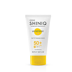 Shiniq Akne Karşıtı Güneş Koruyucu SPF50+ 40 ml - Shiniq