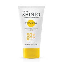 Shiniq Akne Karşıtı Renkli Güneş Koruyucu Spf50+ 40 ml - Shiniq