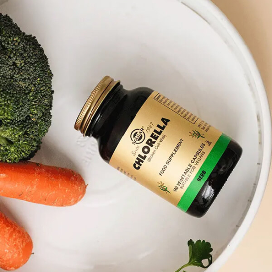 Solgar Chlorella 100 kapsül vegan bitkisel takviye, 3 kapsülde 1560 mg Chlorella vulgaris, şeker glüten soya süt içermez- 2